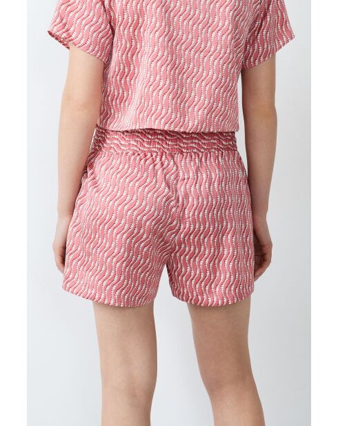 Kaila Shorts mit Backstein-Hintergrundprint