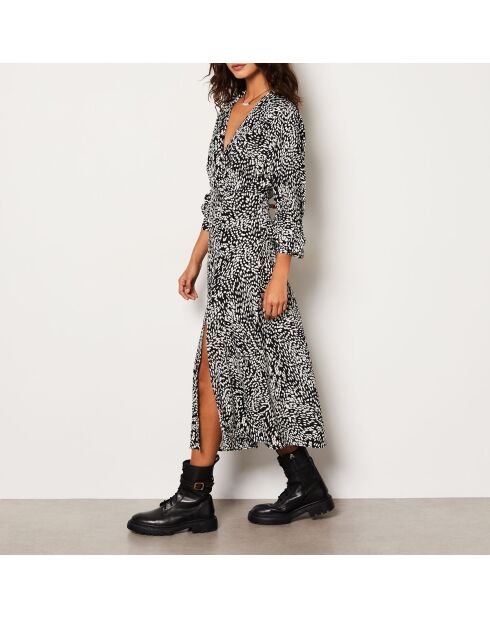 Mija jurk gedrukt op witte achtergrond