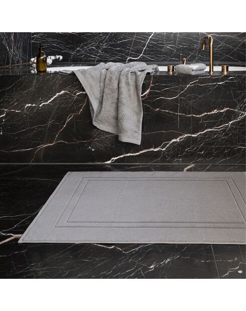 Alfombra de baño Ess de algodón orgánico liso, marco gris guijarro, 60 x 90 cm