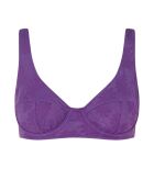Top de bikini morado cómodo con forma de balcon