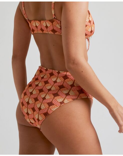 Sundance hoog slipje met bruine achtergrond