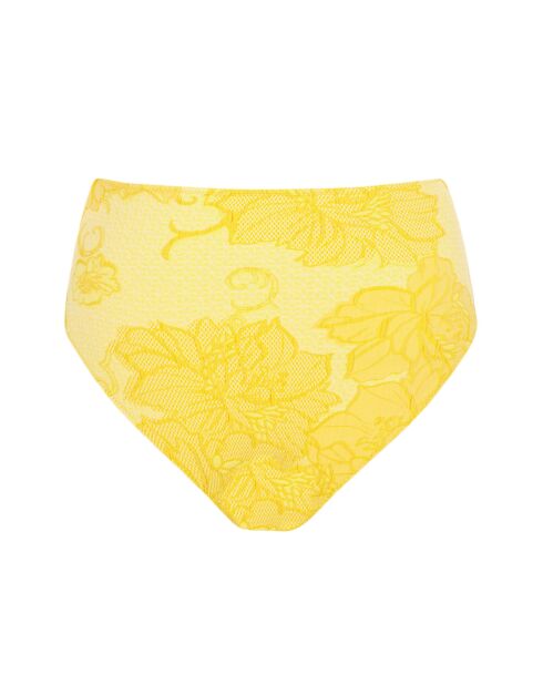 Geel bikinibroekje met hoge taille aan het zwembad