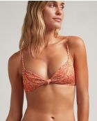 Bikinitop van terracotta met knoopsluiting en bandana