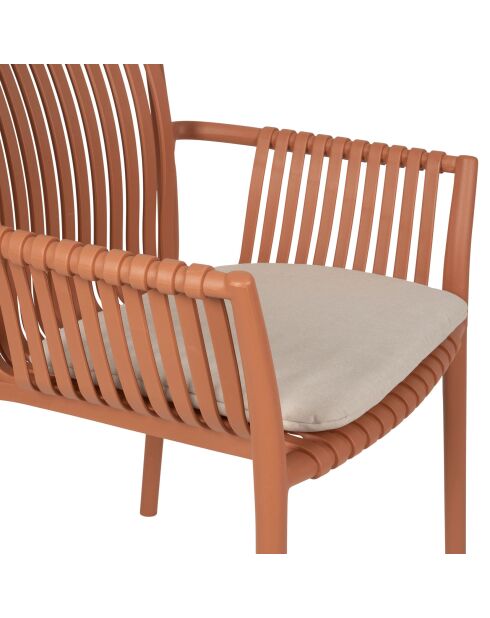 Poltrona in terracotta Lumi con cuscino - H: 82 cm