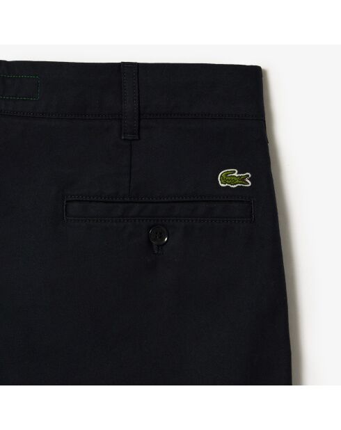 Beschadigde chinobroek van katoenen keperstof met rechte pasvorm