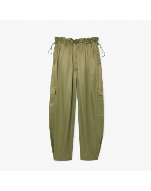 Khakifarbene, fließende Hose mit Cargotasche