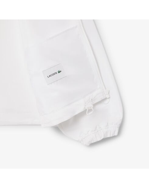 Weiße Kurzjacke mit Reißverschluss in Übergröße mit Kapuze