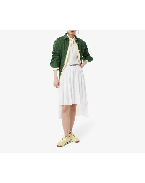 Weißer, asymmetrischer, mittellanger Faltenrock