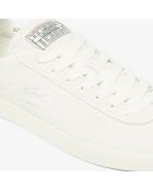 Cremefarbene Sneakers Baseshot aus Veloursleder