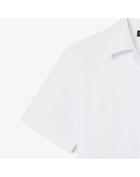 Camisa de corte holgado con insignias blancas de desfile