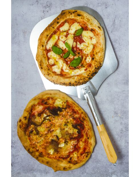 Pelle à pizza traditionnelle italienne « World of Flavours », argenté – 63x30,7x3 cm