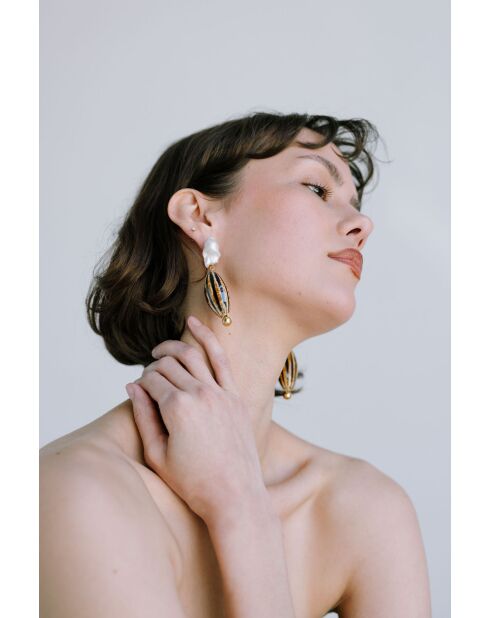 Orecchini in ambra con perle di ceramica e perla coltivata marrone/bianca