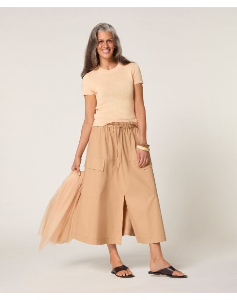 Hasna - Geribbelde trui met korte mouwen in zandgeel