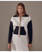 Witte driekleurige jas van Najwa met wijde hals