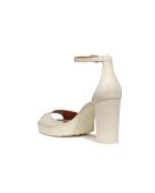 Walk Pleasure 85S leren sandalen in gebroken wit