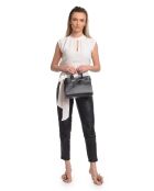 SS26 IR 178T Tragetasche aus schwarzem Leder, 21,5 x 26,5 x 9,5 cm