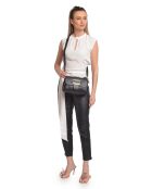 Bandolera SS26 IR 183T de piel negra - 17x25x5 cm