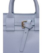 SS26 IR 178T Tragetasche aus himmelblauem Leder — 21,5 x 26,5 x 9,5 cm