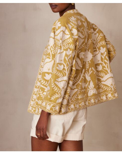 Nathalie B Geborduurde okerkleurige jas