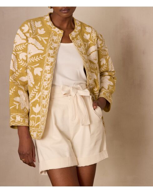 Nathalie B Geborduurde okerkleurige jas