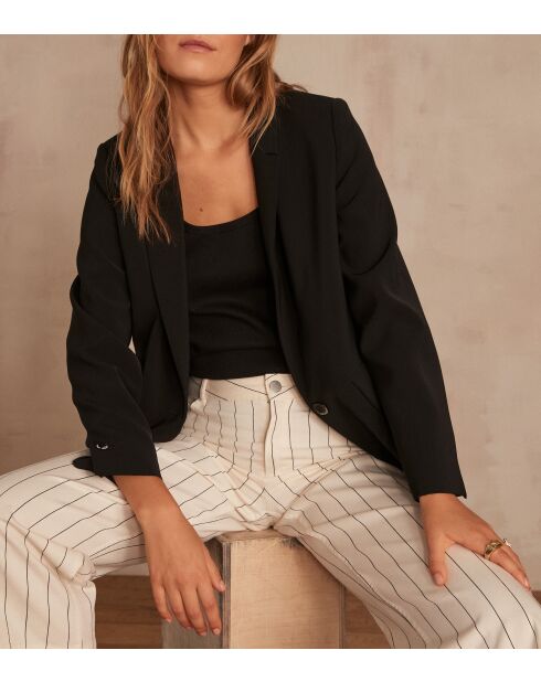 Nelia B Lichtzwart colbert