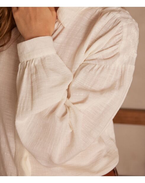 Blusa bordada color crema Persee Ch