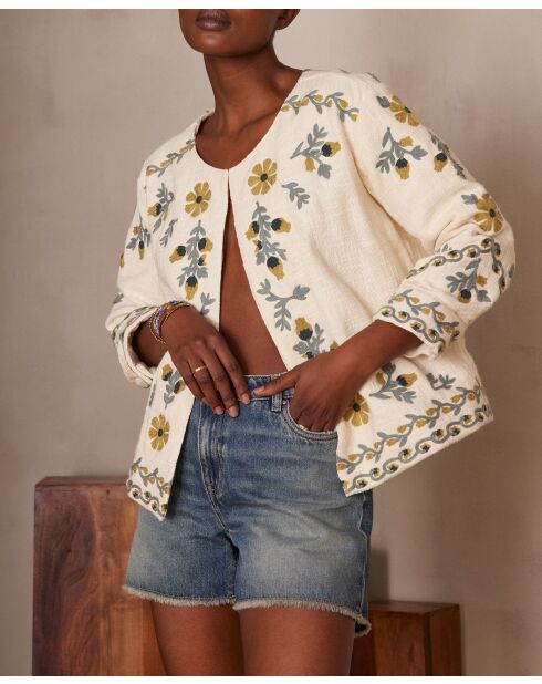 Ecru jack met geborduurde Cassi B