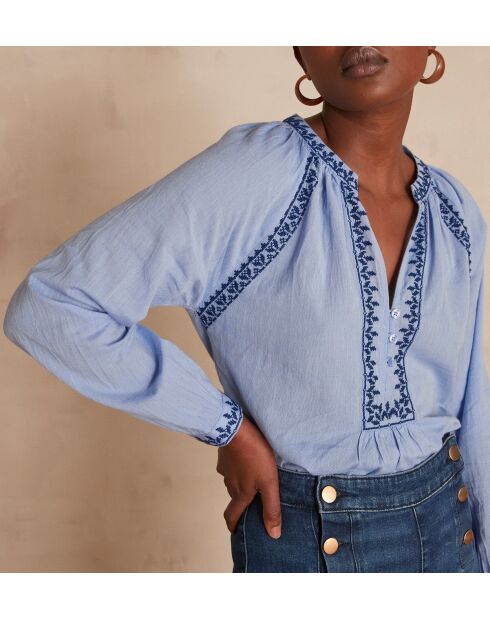 Celestine Bl Uni middenblauwe blouse