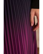 Fatel J plissierte Krawatte und dunkelfuchsiafarbener Rock