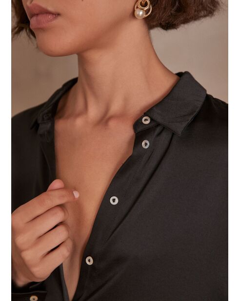 Carla Ch schwarze Satinbluse