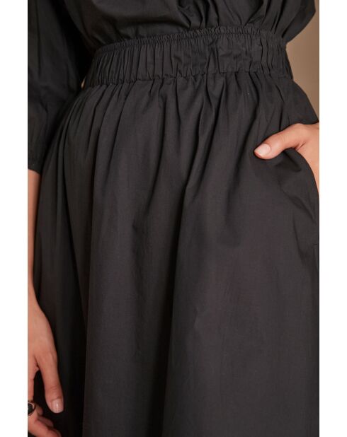 Brauner schwarzer J-Rock