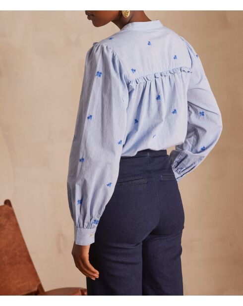 Priscile Bl Himmelblaue Stickbluse