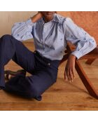 Priscile Bl Himmelblaue Stickbluse