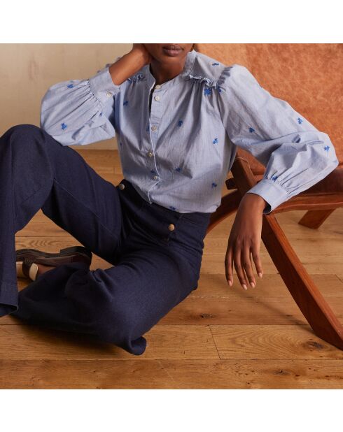 Priscile Bl Himmelblaue Stickbluse