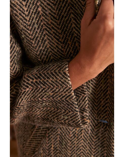 Faith M Fantasy Beiger Mantel