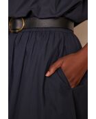 J Anthrazitbrauner Rock