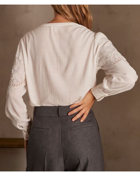 Bali Bl ecrufarbene Stickbluse