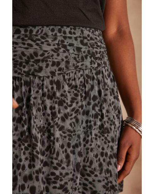 Jade J Imp Rock aus leichtem Porzellan