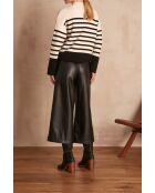 Violette Bis Fc schwarze Hose