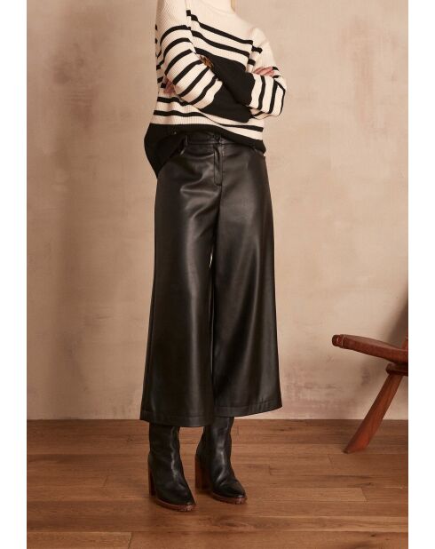 Violette Bis Fc schwarze Hose