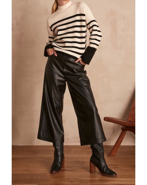 Violette Bis Fc schwarze Hose