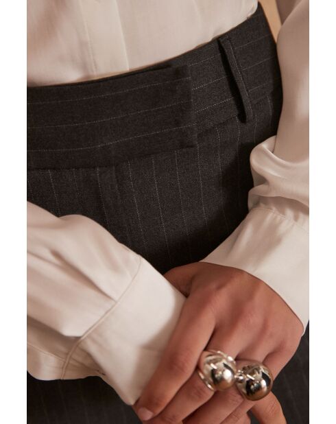 Carla CH ecrufarbene Satinbluse