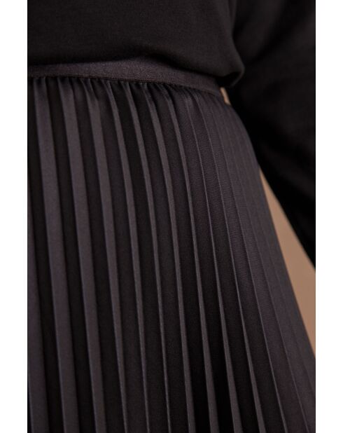 Khakifarbener Faltenrock Telara J