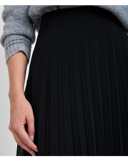 Greta J schwarzer Faltenrock