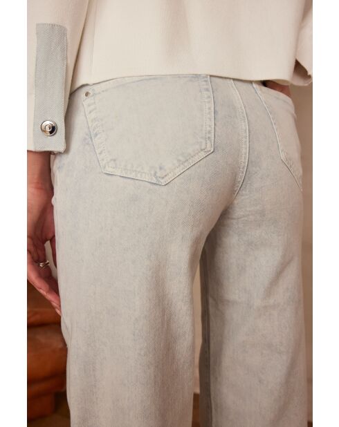 Sandy Bis hemelsblauwe broek met wijde pijpen