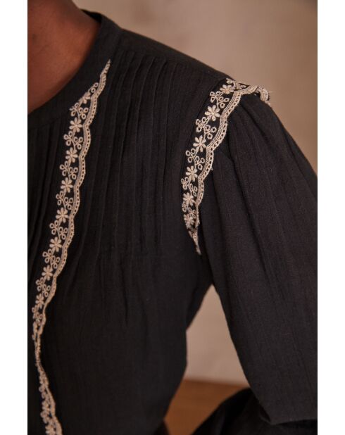 Phoebe Bl Schwarze bestickte Bluse