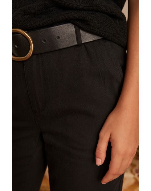 Sabil P Schwarze, überfärbte Hose