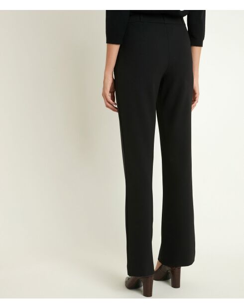 Hubert P Wall schwarze Hose