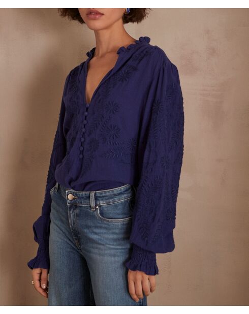 Malia CH königsblaue Stickbluse