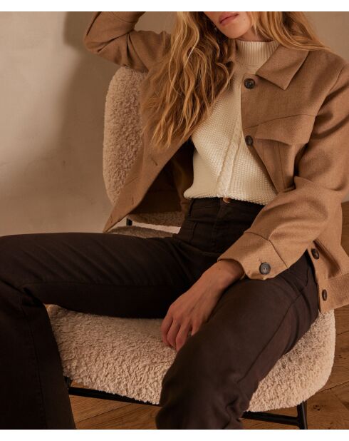 Scharlaken crèmekleurige trui